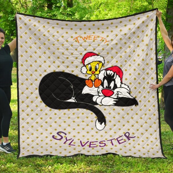 Christmas Premium Quilt | Tweety Sitting On Sylvester Star Patterns Quilt Blanket