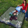 Demon Slayer Anime Premium Quilt - Tanjiro Holding Sword Wave After Wave Quilt Blanket 9