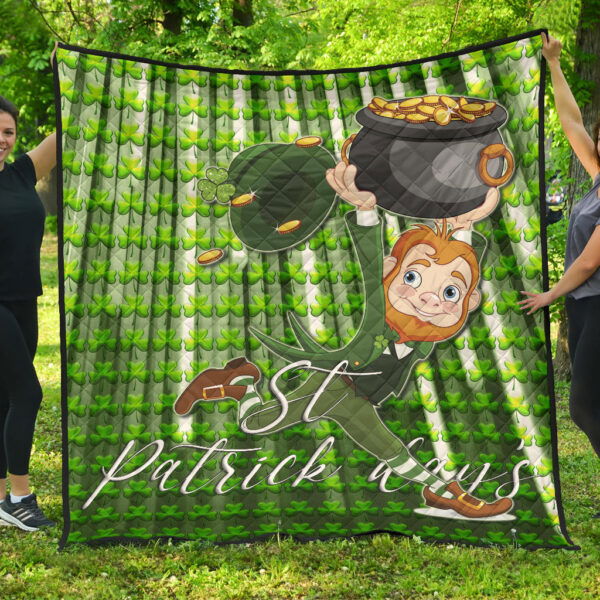 Saint Patrick’s Leprechauns Stealing Pot Of Gold Coins Premium Quilt Blanket