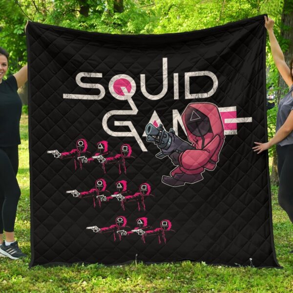 Squid Game Movie Premium Quilt Three Squid Workers Round Square Triangle Attack Quilt Blanket